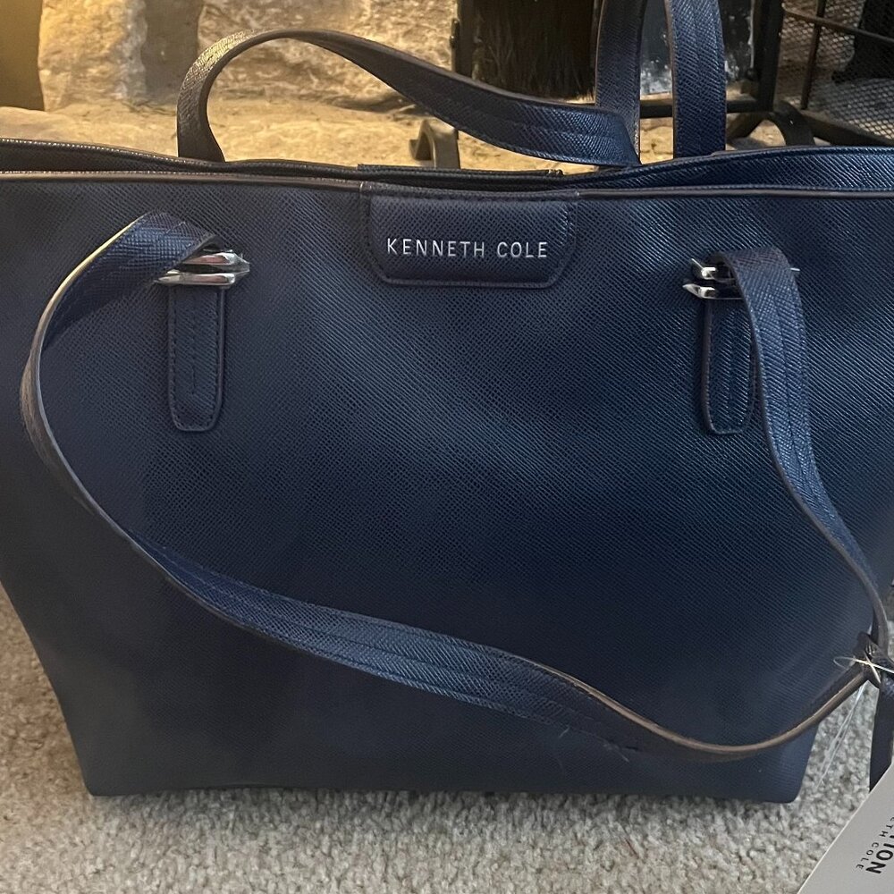 Purse - Picture 1 of 1